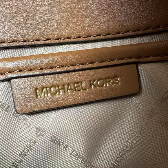 Michael Kors Tribeca Large Quilted Leather Shoulder/Crossbody Bag in Brown - Picture 8 of 9